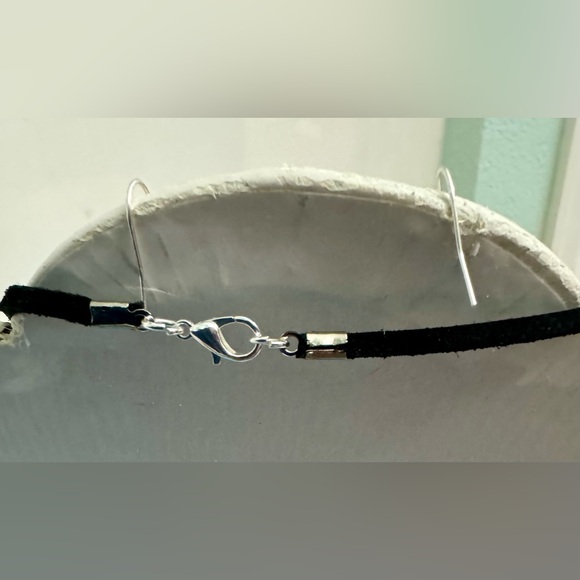 Suede Necklace & Earring Set w/Floral Blown Glass Pendant - Picture 6 of 10